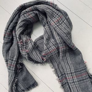 STORE CLOSING FINAL SALE ✨ NWOT Plaid Knit Scarf
